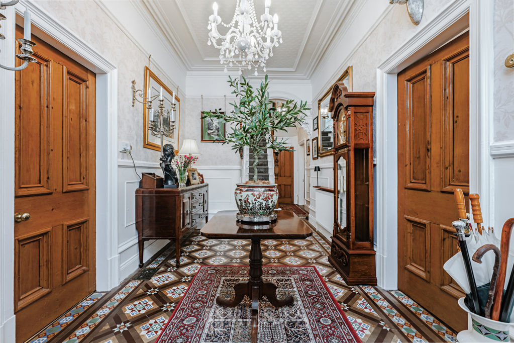 11 Weston Road